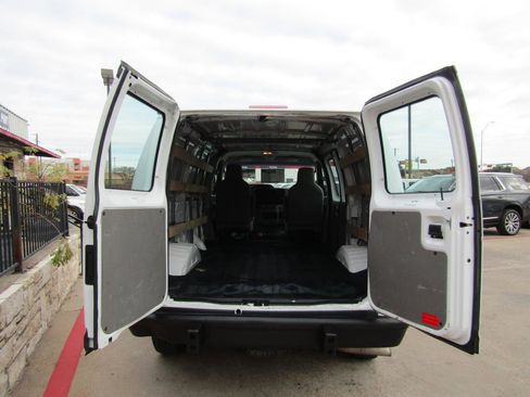 Used 2014 Ford E-250 and Econoline 250 w/ Power Group image 8