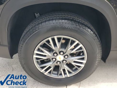 Certified 2025 Chevrolet Traverse LT FWD image 8