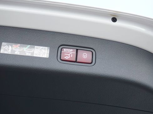 Certified 2025 Mercedes-Benz GLC 350e 4MATIC image 54