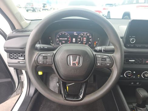 Used 2023 Honda Accord EX image 14