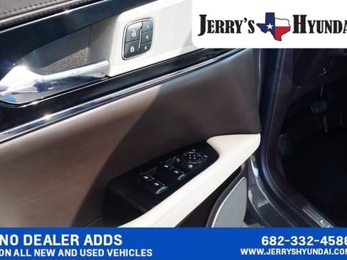 Used 2022 Lincoln Nautilus Black Label w/ Class II Trailer Tow Package AWD/4WD image 17