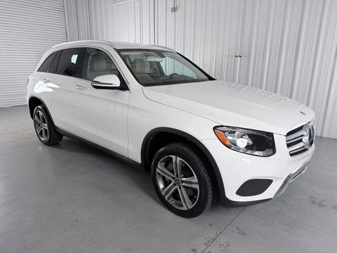 Used 2019 Mercedes-Benz GLC 300 image 3