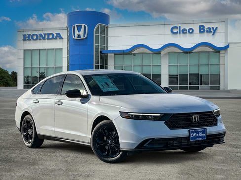 New 2025 Honda Accord SE image 1