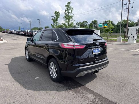 Certified 2024 Ford Edge SEL w/ Convenience Package AWD/4WD image 2
