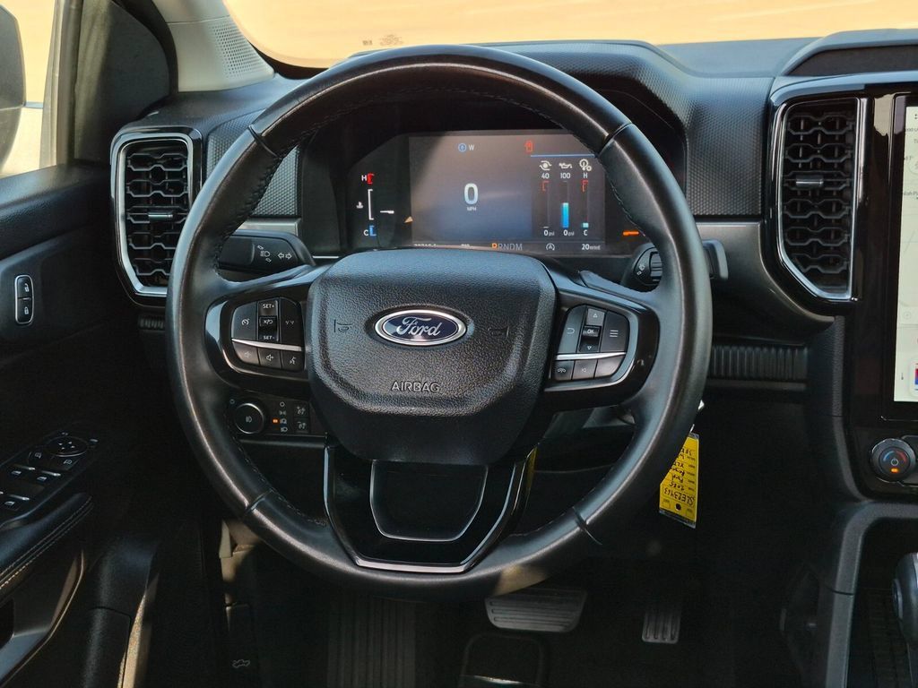 Used 2025 Ford Ranger XLT w/ FX4 Off-Road Package AWD/4WD image 11