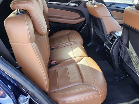 Used 2019 Mercedes-Benz GLE 400 4MATIC image 19