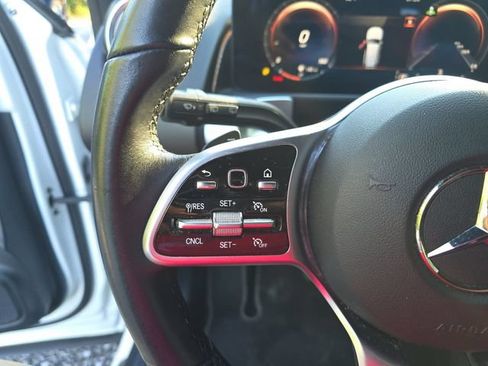 Used 2022 Mercedes-Benz GLB 250 image 15