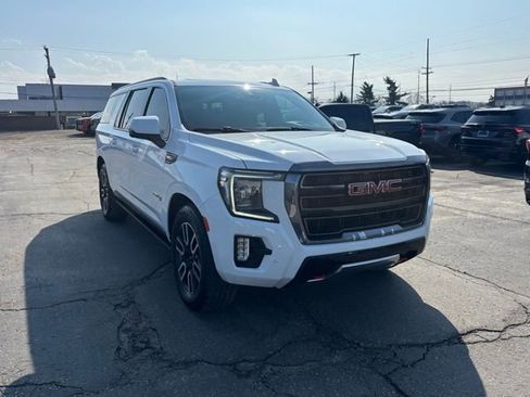 Used 2024 GMC Yukon XL AT4 w/ AT4 Premium Plus Package AWD/4WD image 3