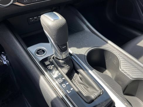 Used 2025 Nissan Altima 2.5 SV FWD image 42