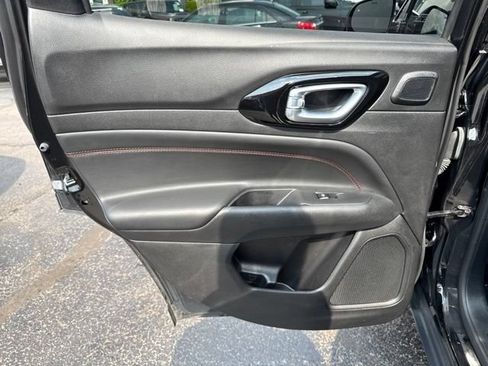 Used 2023 Jeep Compass Trailhawk w/ Sun and Sound Group AWD/4WD image 18