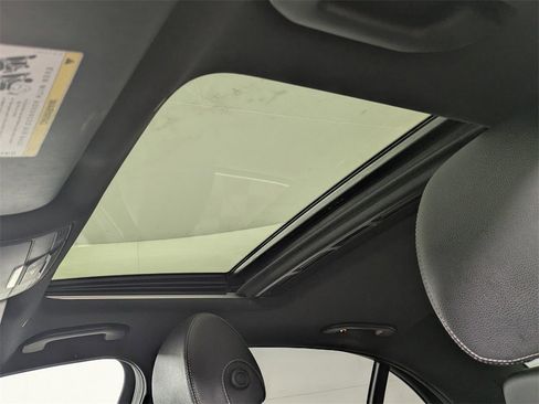 Used 2018 Mercedes-Benz E 300 image 26