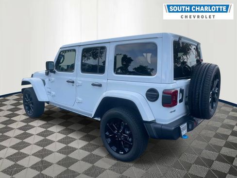Used 2024 Jeep Wrangler Unlimited Sahara AWD/4WD image 5
