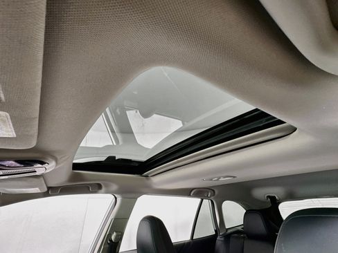 Used 2024 Subaru Outback Touring AWD/4WD image 6