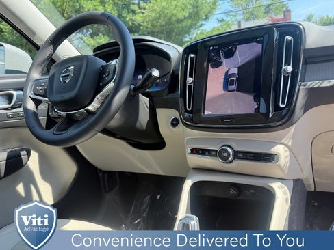 Certified 2024 Volvo XC40 B5 Plus w/ Protection Package Premier AWD/4WD image 32