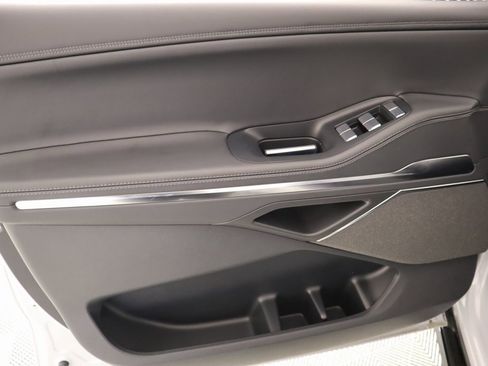 New 2025 Lincoln Navigator Reserve image 17