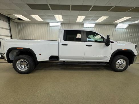 New 2026 GMC Sierra 3500 Pro AWD/4WD image 5