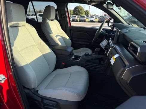 New 2026 Toyota 4Runner SR5 AWD/4WD image 17