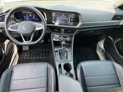 Used 2022 Volkswagen Jetta SE image 22