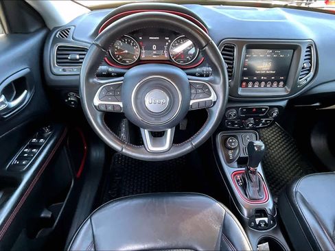 Used 2019 Jeep Compass Trailhawk image 6