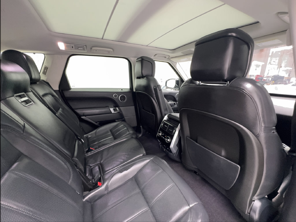 Used 2019 Land Rover Range Rover Sport HSE AWD/4WD image 35