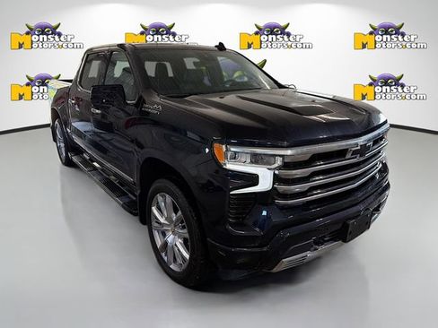 Used 2023 Chevrolet Silverado 1500 High Country w/ High Country Premium Package AWD/4WD image 3