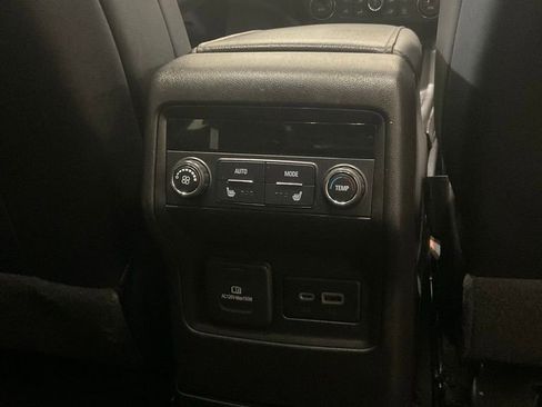 Used 2022 GMC Acadia AT4 w/ Technology Package AWD/4WD image 16