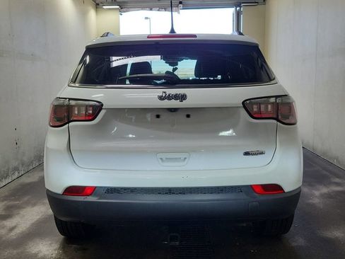 Used 2022 Jeep Compass Latitude FWD image 2