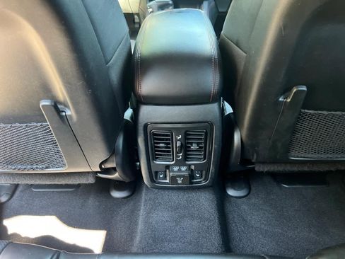 Used 2025 Dodge Durango GT AWD/4WD image 32
