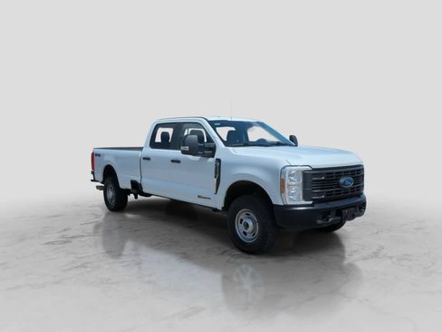 Used 2024 Ford F350 XL w/ XL Off-Road Package AWD/4WD image 2