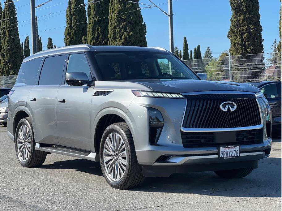 Used 2025 INFINITI QX80 Sensory AWD/4WD image 3