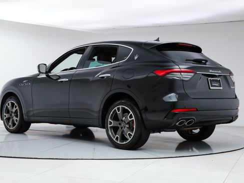 Certified 2023 Maserati Levante GT AWD/4WD image 3