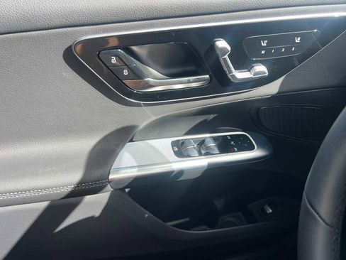 Used 2026 Mercedes-Benz GLC 300 image 26