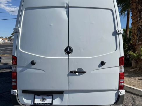 Used 2016 Mercedes-Benz Sprinter 3500 image 4