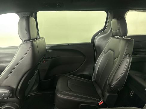 New 2026 Chrysler Pacifica Select AWD/4WD image 13