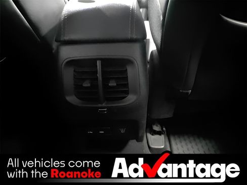 Used 2019 Jeep Cherokee Latitude Plus w/ Comfort/Convenience Group image 22