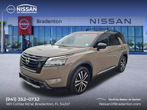 Used 2023 Nissan Pathfinder Platinum AWD/4WD image 1