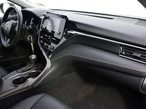Used 2021 Toyota Camry SE FWD image 13