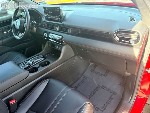 Used 2025 Honda Pilot TrailSport image 31