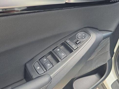Used 2026 Kia Seltos EX w/ EX Sunroof Package FWD image 19