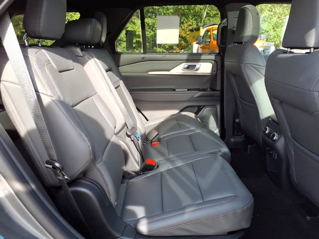 New 2027 Ford Explorer Active w/ Active Comfort Package AWD/4WD image 11