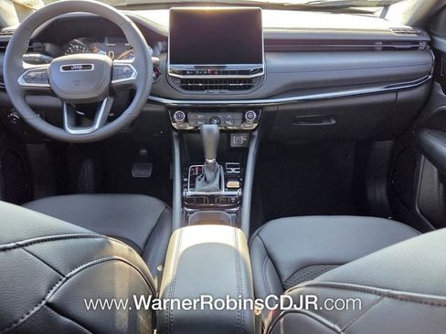 New 2026 Jeep Compass Latitude image 8