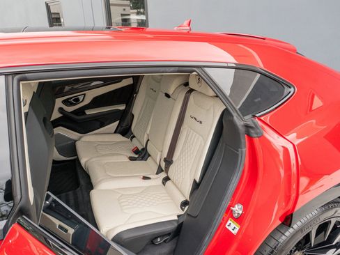 Used 2023 Lamborghini Urus S AWD/4WD image 12