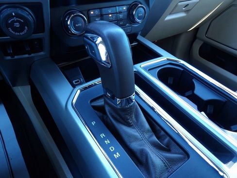 Used 2019 Ford F150 Lariat w/ Trailer Tow Package image 26