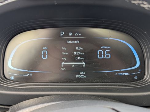 Used 2023 Hyundai Venue SEL w/ Cargo Package image 23