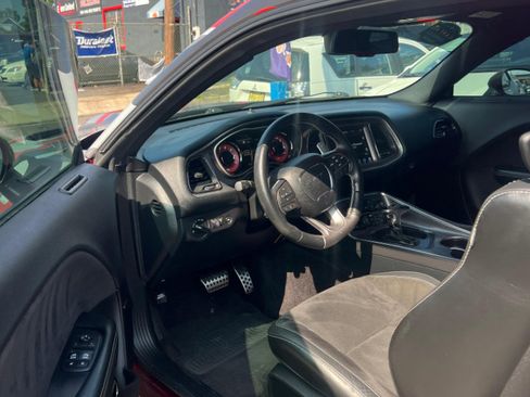 Used 2017 Dodge Challenger SRT Hellcat image 28