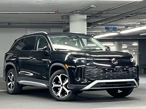 New 2026 Volkswagen Tiguan SE AWD/4WD image 2