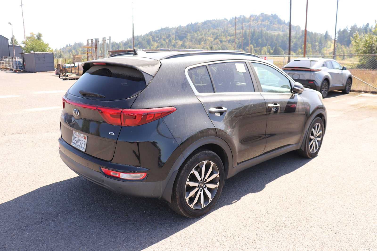 Used 2018 Kia Sportage EX w/ EX Technology Package FWD image 5