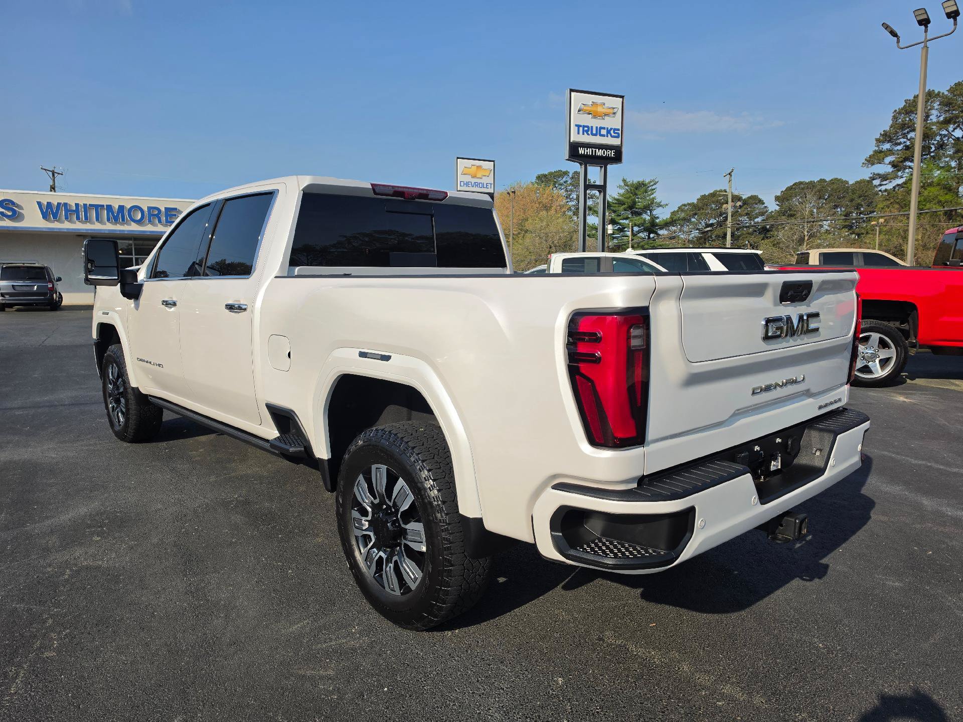 Used 2024 GMC Sierra 2500 Denali Ultimate AWD/4WD image 3