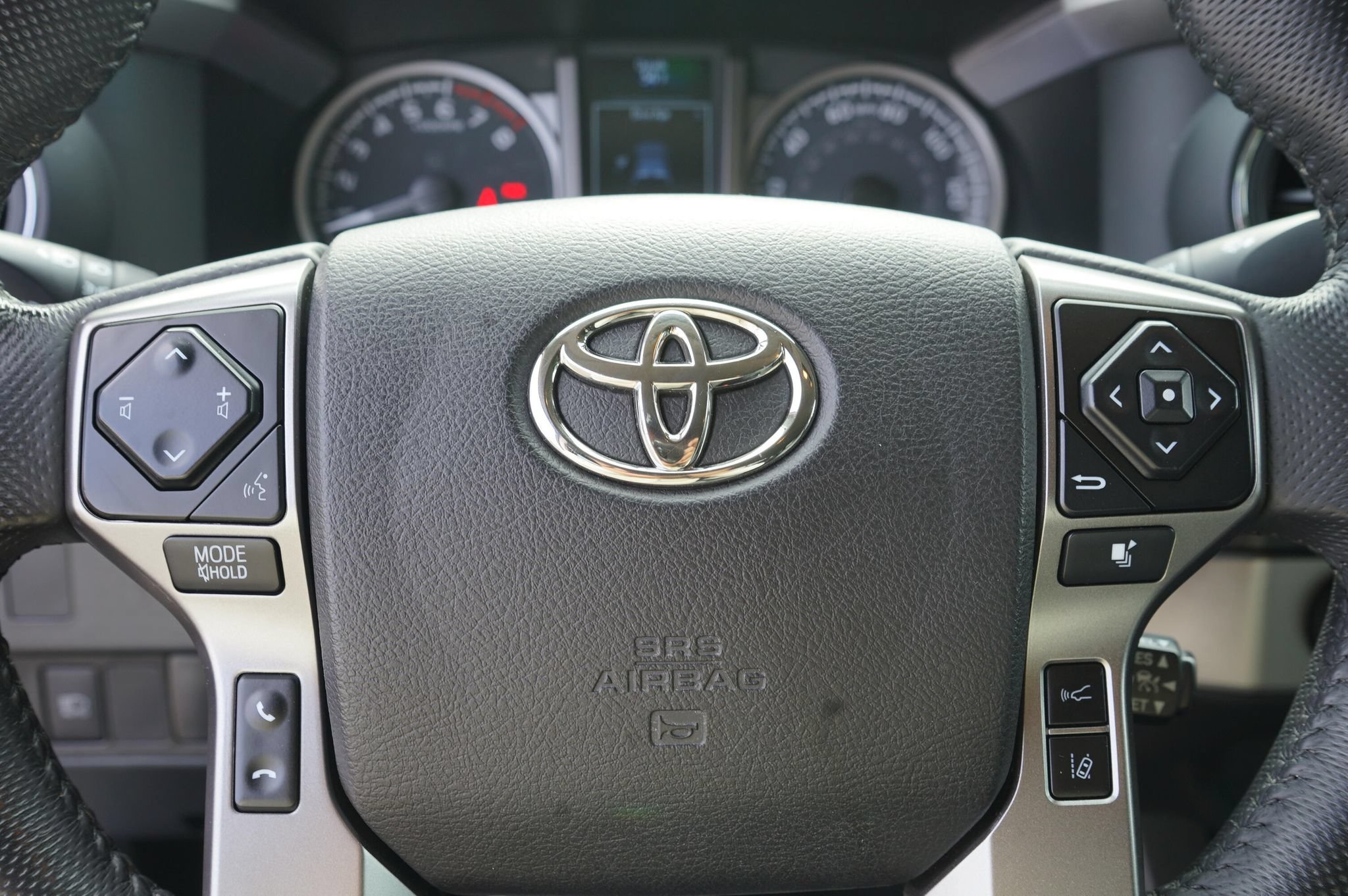 Used 2021 Toyota Tacoma SR5 AWD/4WD image 19