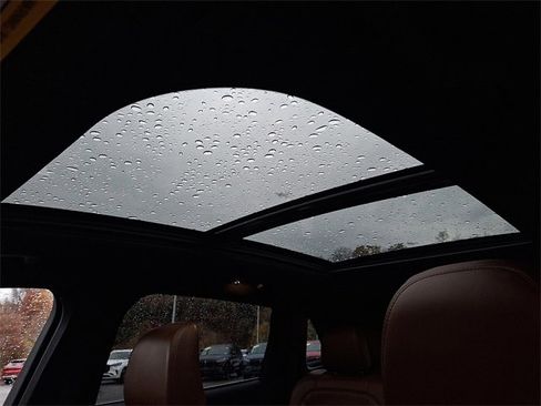 Certified 2023 Lincoln Nautilus Reserve image 16